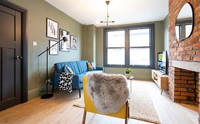 Stunning Scandi 3 Bed House In Manchester-Parking