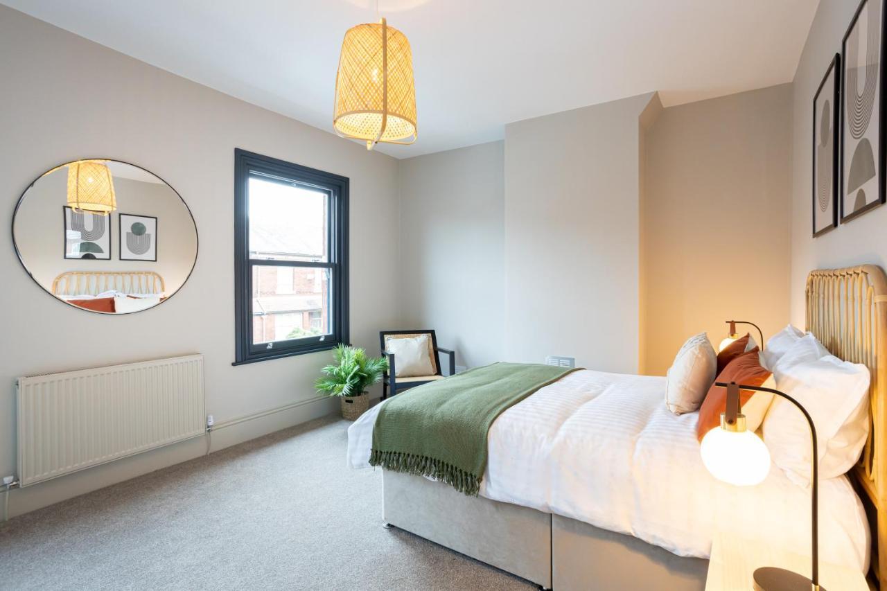 Stunning Scandi 3 Bed House In Manchester-Parking Villa Exterior photo