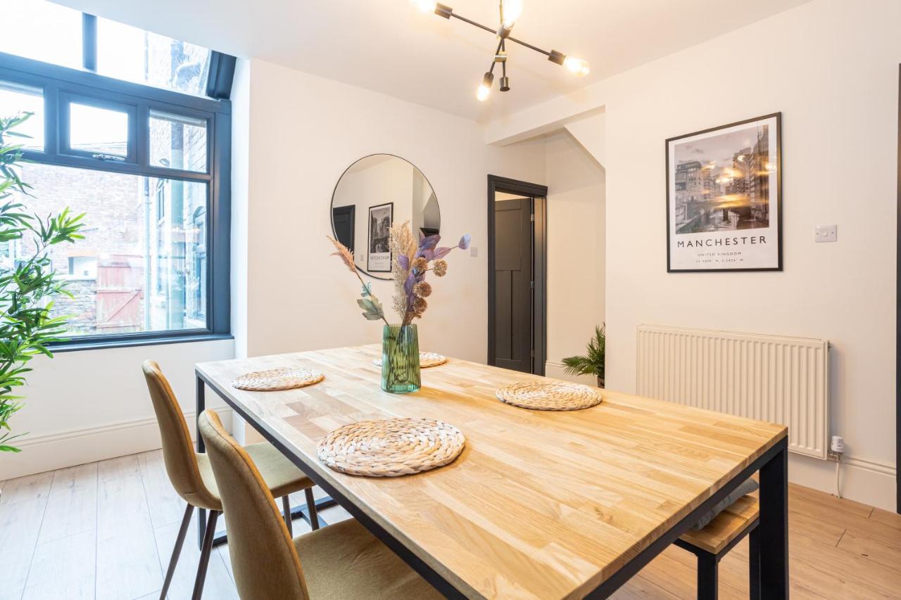 Stunning Scandi 3 Bed House In Manchester-Parking Villa Exterior photo
